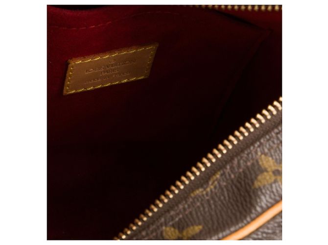 LOUIS VUITTON - Borsa a Spalla Croissant MM Louis Vuitton in Tela Monogrammata Marrone - vista 10