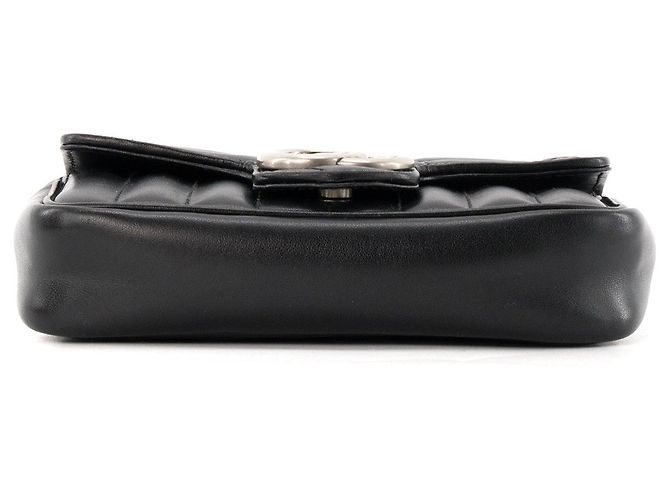 GUCCI - GG Marmont Mini Gucci Umhängetasche aus schwarzem Glattleder - Ansicht 4