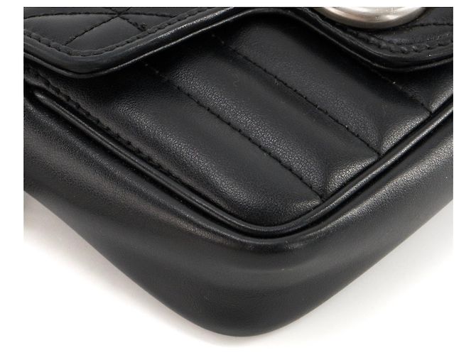 GUCCI - GG Marmont Mini Gucci Umhängetasche aus schwarzem Glattleder - Ansicht 6