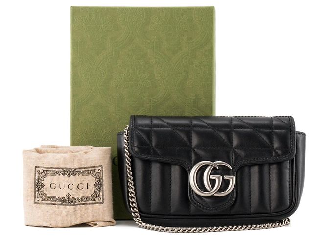 GUCCI - GG Marmont Mini Gucci Umhängetasche aus schwarzem Glattleder - Ansicht 9