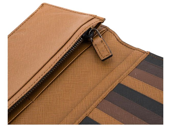 Etiquette PRADA - Prada Geldbörse aus schwarzem genarbtem Leder - Ansicht 6