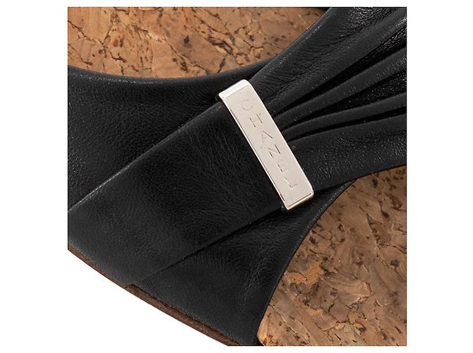 CHANEL - Mules con tacco Chanel in pelle nera e sughero marrone (T37) Nero - vista 4