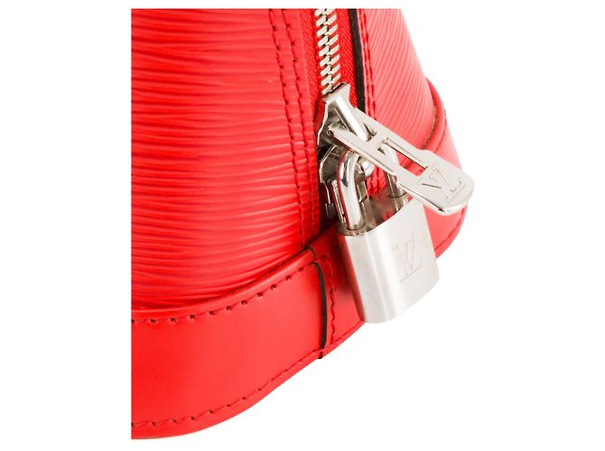 LOUIS VUITTON - Borsa a Spalla Alma BB Louis Vuitton in Pelle Epi Rossa Rosso - vista 5