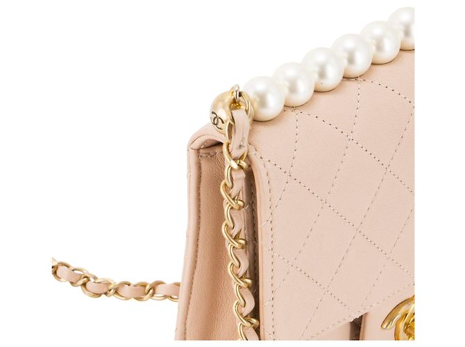 CHANEL - Borsa a tracolla Pearl verticale Chanel in pelle liscia rosa e perle bianche - vista 6