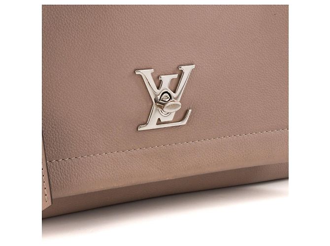 LOUIS VUITTON - Borsa a Spalla Lockme II Louis Vuitton in pelle grigia granulata Beige - vista 5