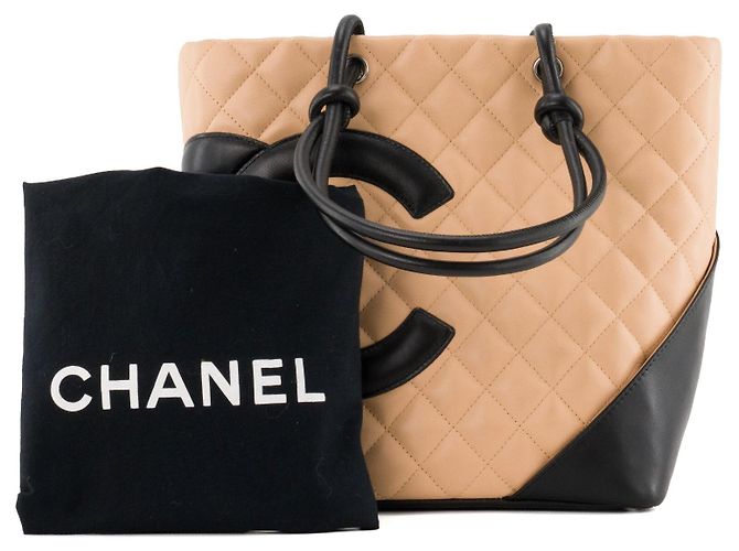 CHANEL - Borsa a Mano Cambon Chanel in Pelle Liscia Beige e Nera - vista 9