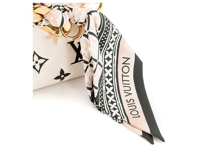 LOUIS VUITTON - Borsa a Spalla Coussin PM Louis Vuitton in Pelle Beige Edizione Limitata - vista 5