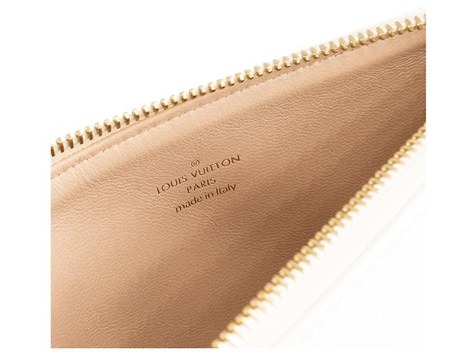 LOUIS VUITTON - Borsa a Spalla Coussin PM Louis Vuitton in Pelle Beige Edizione Limitata - vista 8