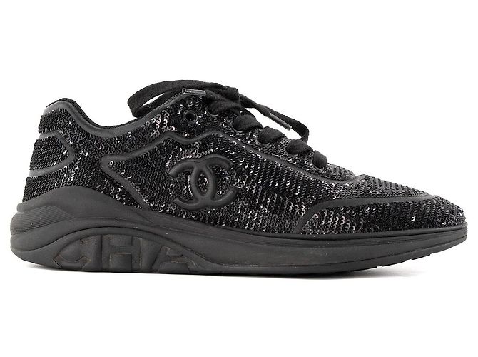 CHANEL - Sneakers CC Chanel in paillettes e pelle nera liscia (Taglia 40) - vista 2