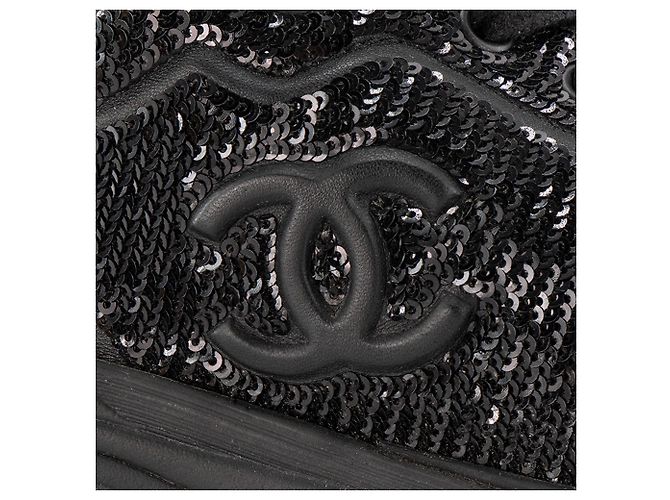 CHANEL - Sneakers CC Chanel in paillettes e pelle nera liscia (Taglia 40) - vista 4