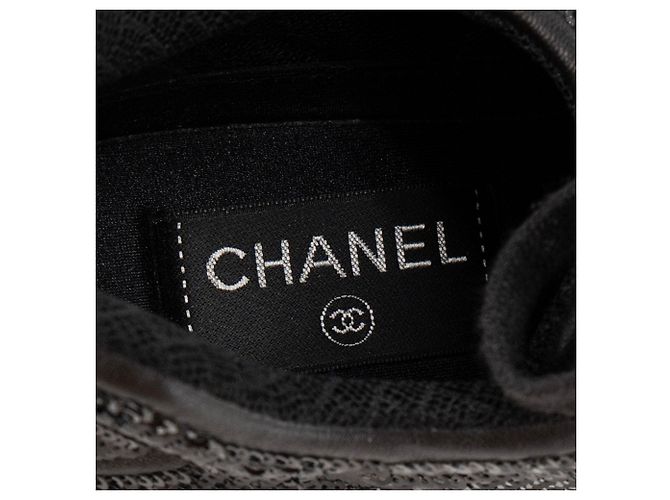CHANEL - Sneakers CC Chanel in paillettes e pelle nera liscia (Taglia 40) - vista 5