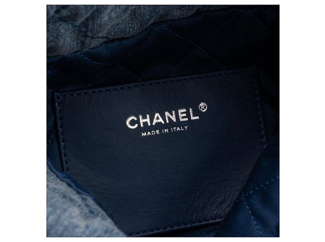 CHANEL - Borsa a tracolla Mini 22 Chanel in denim blu e borchie - vista 8