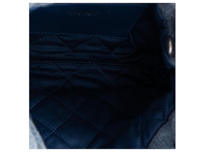 CHANEL - Borsa a tracolla Mini 22 Chanel in denim blu e borchie - vista 9