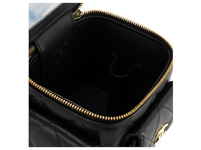 CHANEL - Borsa a tracolla Micro Vanity Cargo Chanel in pelle martellata nera Nero - vista 6