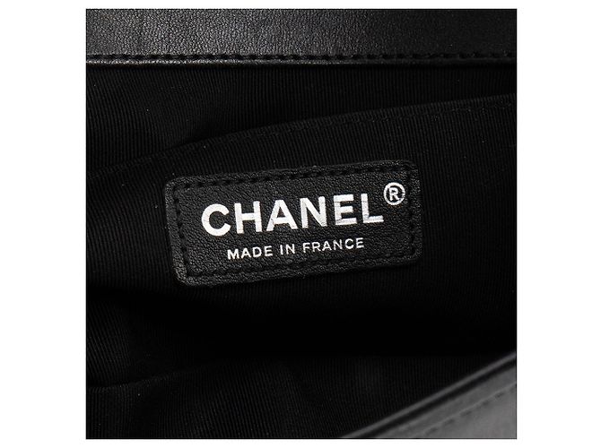 CHANEL - Borsa a tracolla Boy Chanel in pelle nera edizione limitata Nero - vista 7