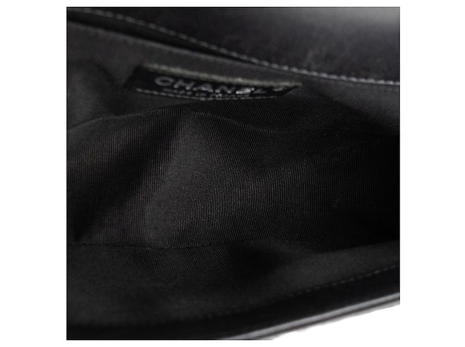 CHANEL - Borsa a tracolla Boy Chanel in pelle nera edizione limitata Nero - vista 8