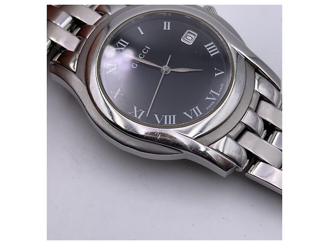 Gucci Edelstahl-Modell 5500 M Uhr mit Datumsanzeige in Schwarz Silber - Ansicht 4