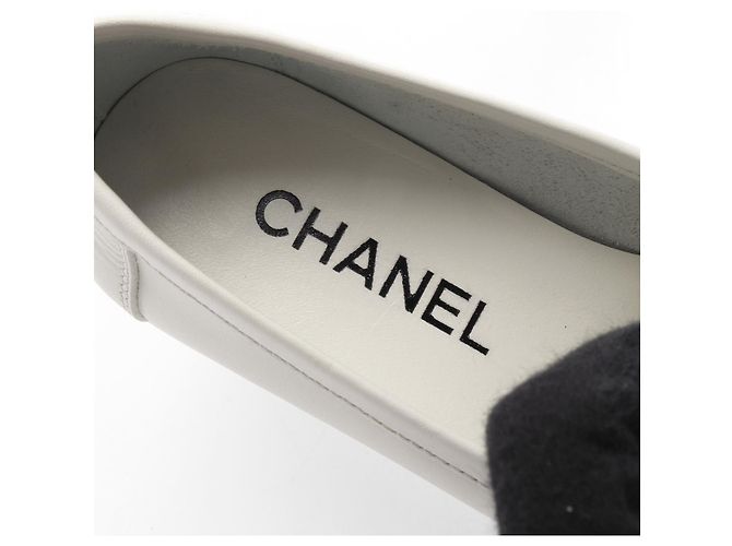 Timeless Chanel Leder-Loafer Weiß - Ansicht 5