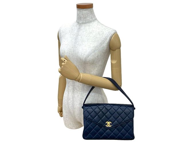 Chanel Handtasche aus gestepptem Lammleder Blau Marineblau - Ansicht 4