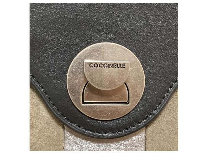 Autre Marque Borsa a spalla in pelle Coccinelle con patta e catena Nero Grigio - vista 6