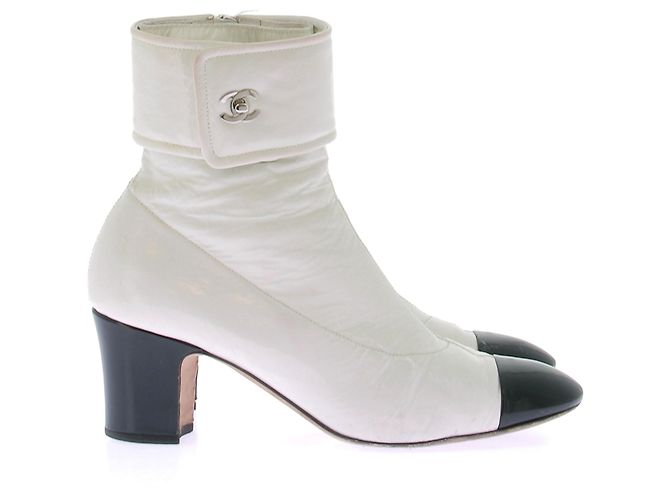 Chanel Botas de cuero charol blanco - vista 2