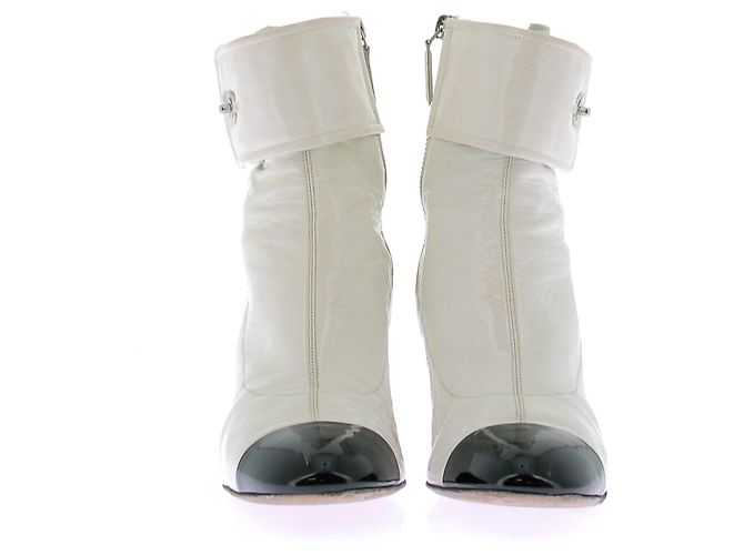 Chanel Botas de cuero charol blanco - vista 4