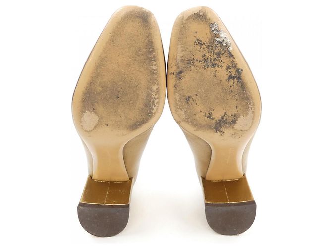 Pumps Salvatore Ferragamo D'oro - vista 4