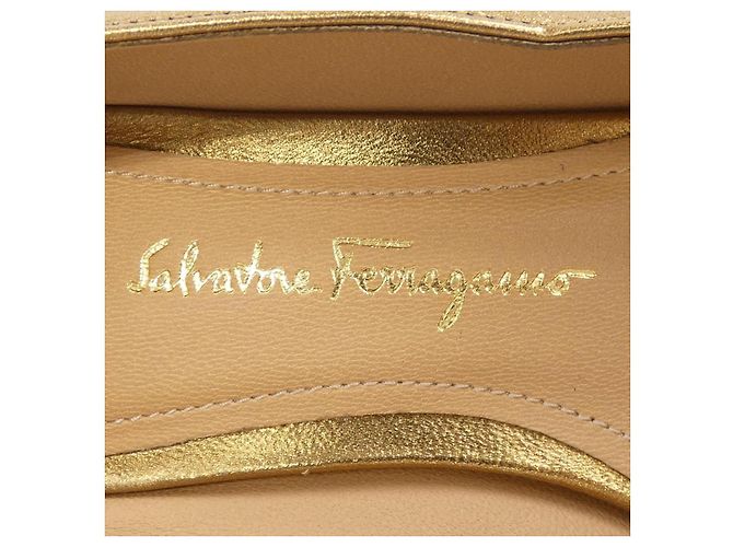 Pumps Salvatore Ferragamo D'oro - vista 6