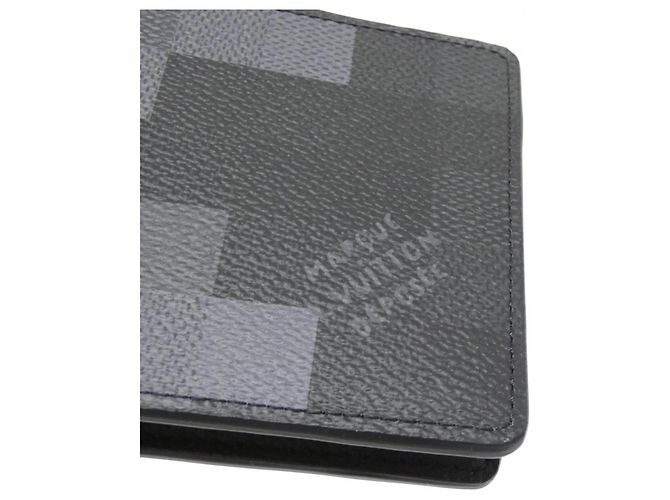 Portafoglio Slender Damouflage di Louis Vuitton Nero - vista 3