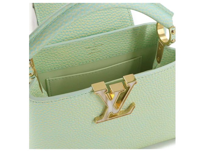 Borsa a mano/spalla Louis Vuitton Capucines MINI, pelle Taurillon, verde acqua, RFID - vista 8