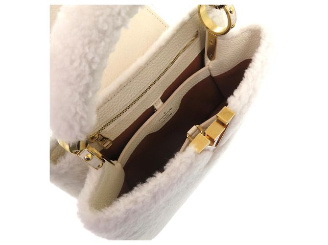 Bolsa Louis Vuitton Capucines BB em pele de cordeiro shearling e couro branco como nova LV VUITTON Marrom - vista 7
