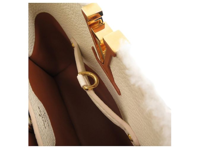 Bolsa Louis Vuitton Capucines BB em pele de cordeiro shearling e couro branco como nova LV VUITTON Marrom - vista 8
