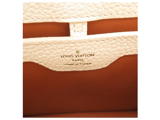 Bolsa Louis Vuitton Capucines BB em pele de cordeiro shearling e couro branco como nova LV VUITTON Marrom - vista 9