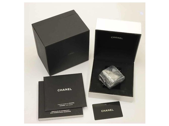 Chanel Men's Watch, Date, Diamonds, White Ceramic, Automatic Movement - view 2