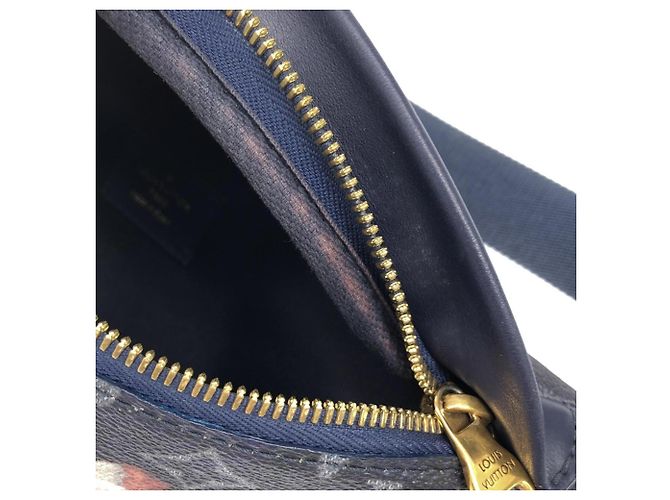 Bumbag Borsa a Spalla PM Discovery Monogram Bleach di Louis Vuitton Blu - vista 9