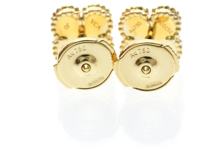 Orecchini a perno Sweet Alhambra in Onice e Oro Giallo di Van Cleef & Arpels - vista 4