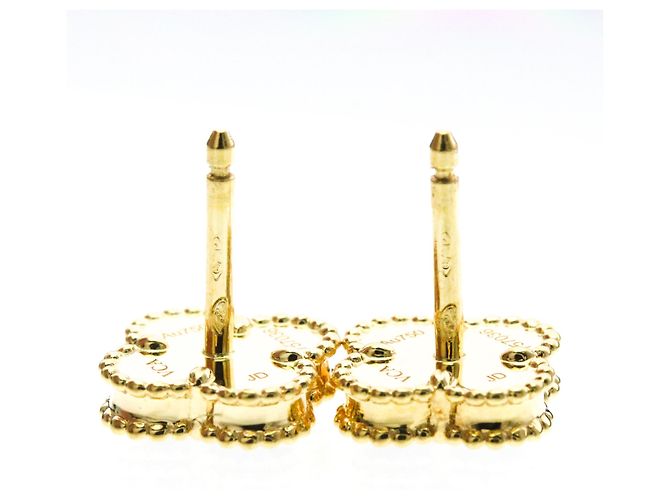 Orecchini a perno Sweet Alhambra in Onice e Oro Giallo di Van Cleef & Arpels - vista 6