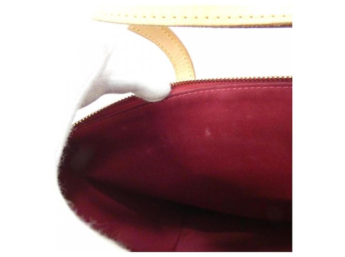 Borsa Louis Vuitton Vernis Bellevue PM Rosso - vista 10