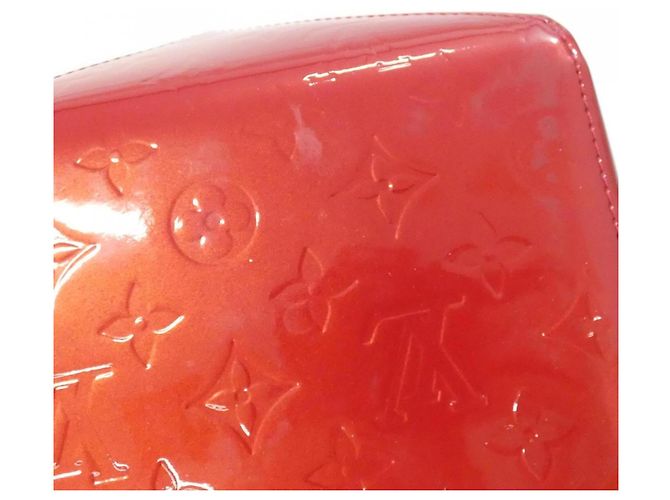 Borsa Louis Vuitton Vernis Bellevue PM Rosso - vista 3
