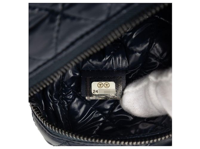 Chanel Coco Cocoon Handtasche Zubehörtasche Navy Nylon Leder Damen CHANEL Marineblau - Ansicht 6