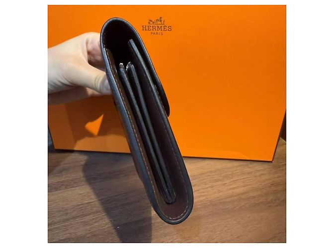 Cartera Compacta Hermès Love Story Constance Rojo Silla Box Negro - vista 3