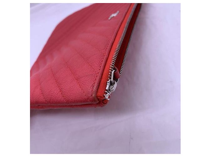 Chanel Clutch Tasche Rot Leder V Muster - Ansicht 5