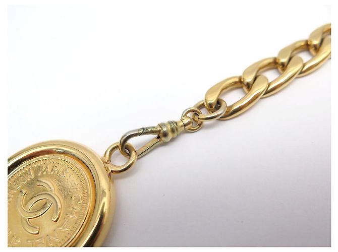 CHANEL KETTENGÜRTEL MIT 3 REIHEN CC LOGO MEDAILLON GRÖSSE 65 BIS 85 Golden - Ansicht 11