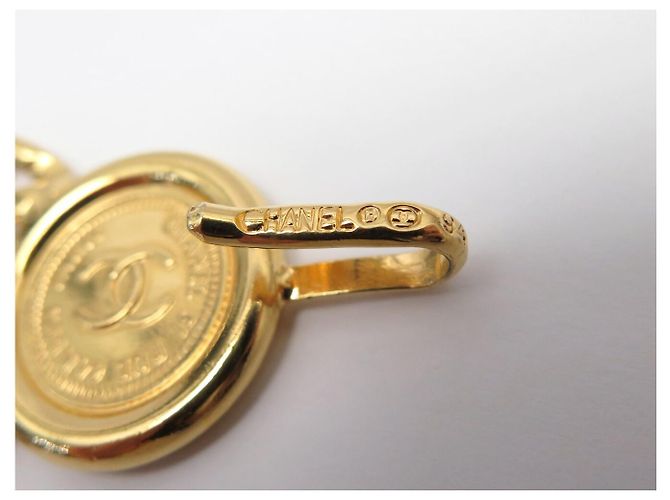 CHANEL KETTENGÜRTEL MIT 3 REIHEN CC LOGO MEDAILLON GRÖSSE 65 BIS 85 Golden - Ansicht 7