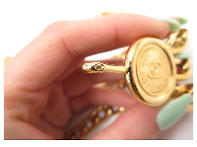 CHANEL KETTENGÜRTEL MIT 3 REIHEN CC LOGO MEDAILLON GRÖSSE 65 BIS 85 Golden - Ansicht 9