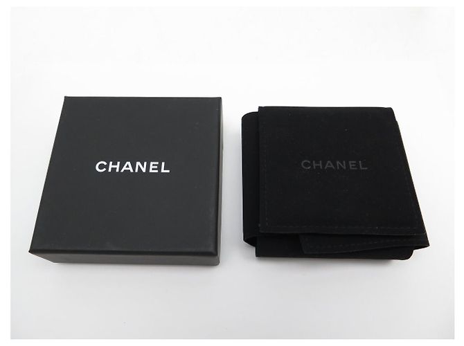 COLLANA RARA CHANEL CON PENDENTE A FORMA DI BORSA COCO IN ARGENTO 925 - vista 10