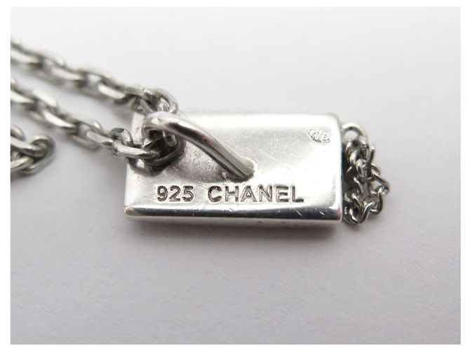 COLLANA RARA CHANEL CON PENDENTE A FORMA DI BORSA COCO IN ARGENTO 925 - vista 5