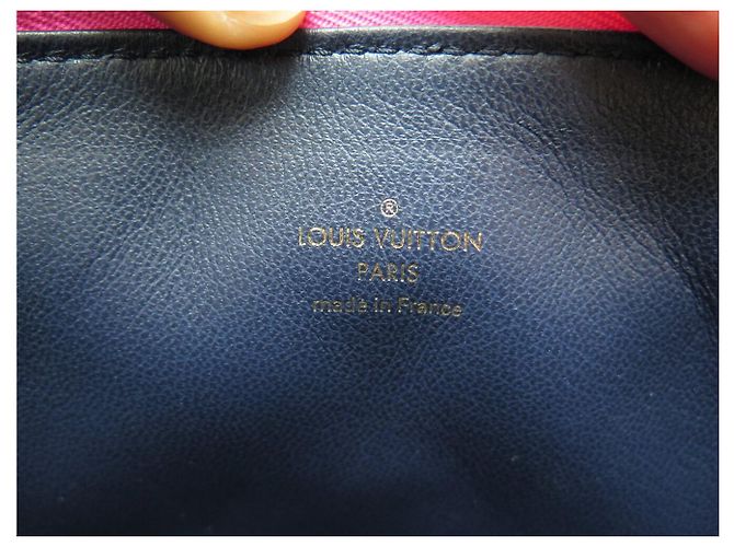 NEUE LOUIS VUITTON COUSSIN MONOGRAM EMPREINTE PM SCHULTERTASCHE Pink - Ansicht 14
