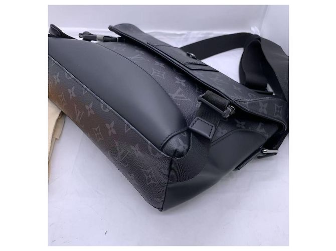 Louis Vuitton Borsa Messenger Voyager Jedi Nera Nero - vista 2