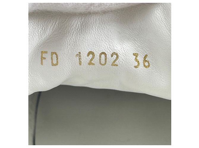 Sneakers in pelle Timeout Louis Vuitton Bianco D'oro - vista 10